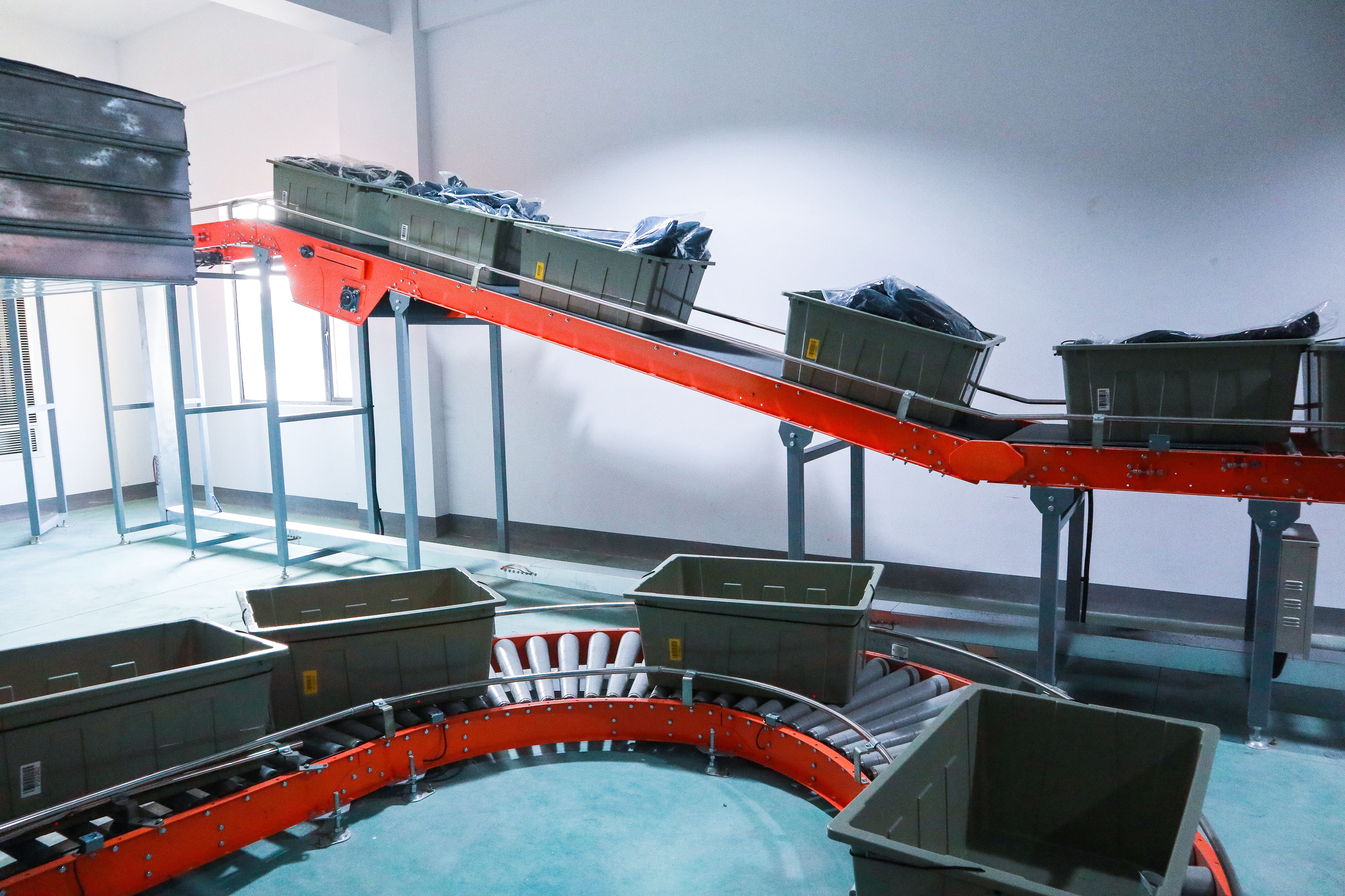 案例新聞 | 官宣！雅鹿物流中心自動化揀選輸送項目完工驗收！