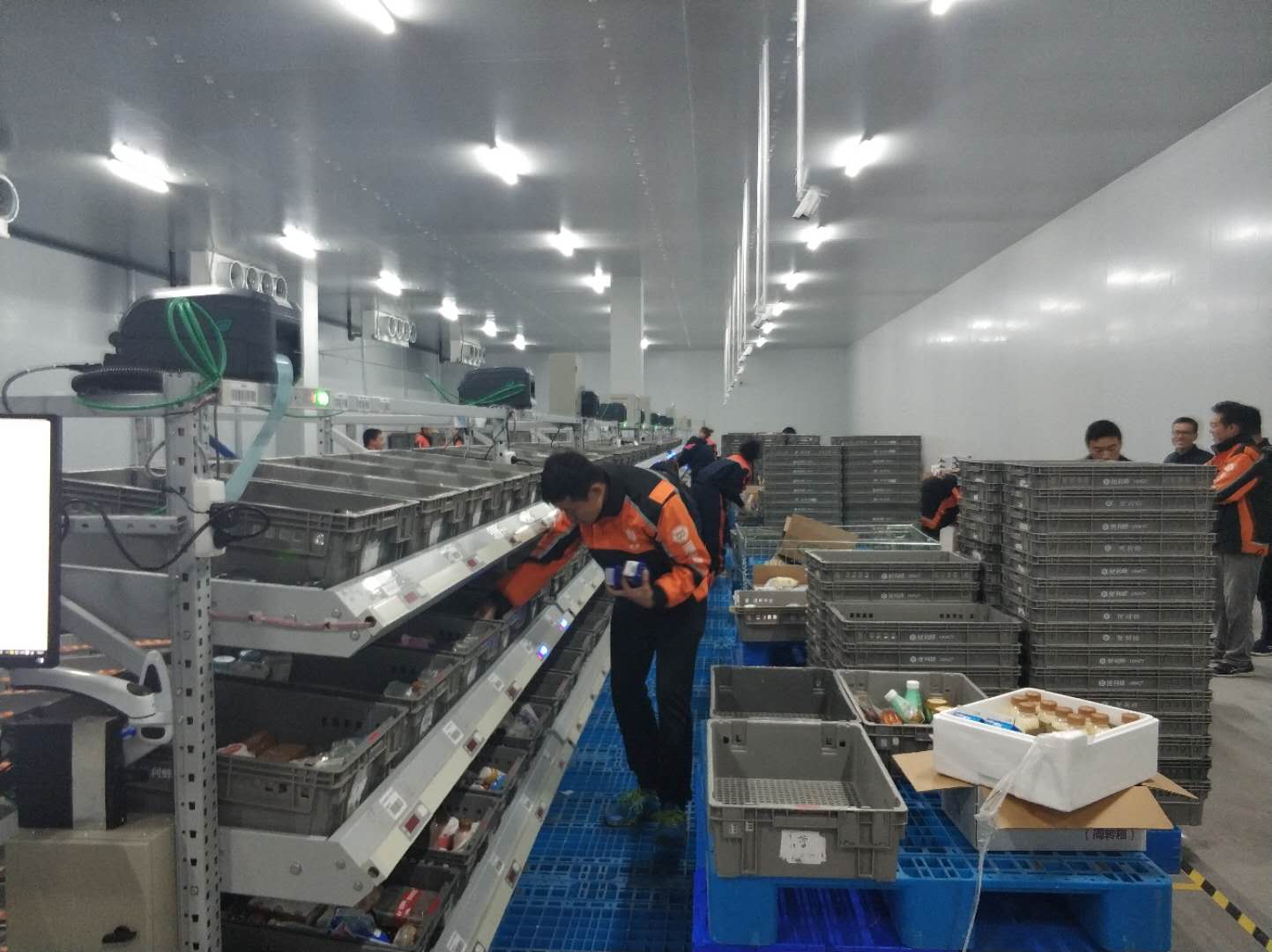 現(xiàn)場報(bào)道 | 便利蜂北京倉常溫庫、冷藏庫項(xiàng)目完美收官