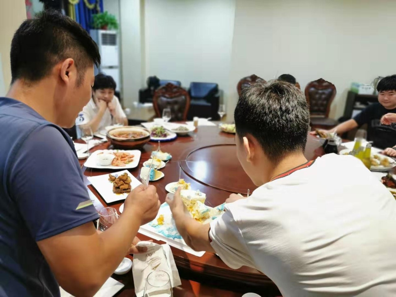 夏送清涼，集體慶生，慰問一線 | 致我們的一線伙伴：辛苦了！