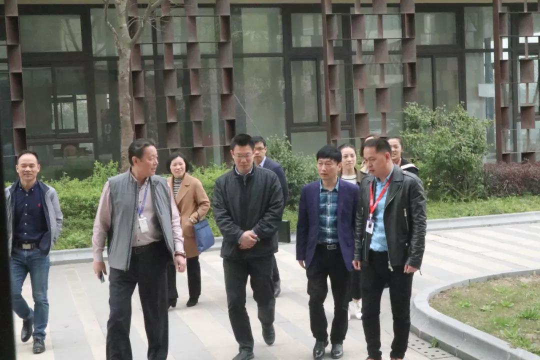 簡訊 | 黨建引領(lǐng)，助力企業(yè)發(fā)展！上海市委黨校領(lǐng)導(dǎo)一行蒞臨寶開考察調(diào)研！