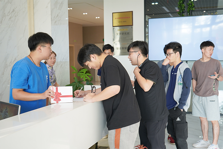 月圓中秋 · 集體慶生 | 溫馨九月，迎佳節，賀生辰，共團圓！